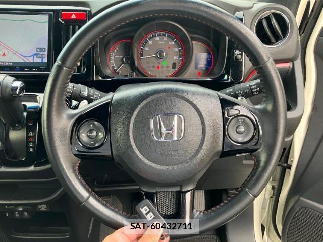Honda N-WGN 2017-06 8072577-16