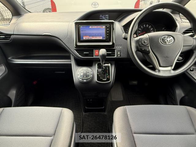 Toyota NOAH 2019-06 8070962-1