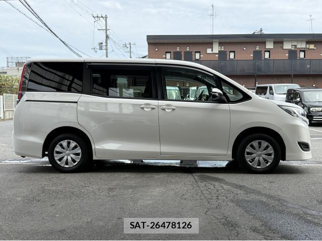Toyota NOAH 2019-06 8070962-13