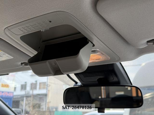 Toyota NOAH 2019-06 8070962-18