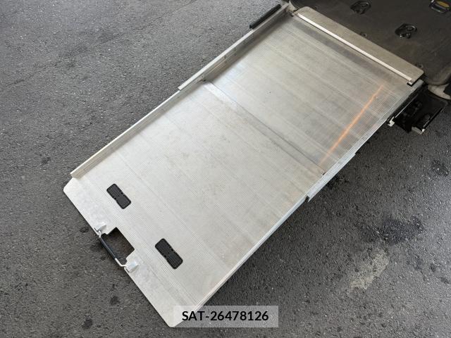 Toyota NOAH 2019-06 8070962-4