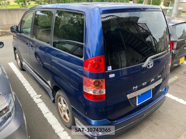 Toyota NOAH 2004-06 8071045-13