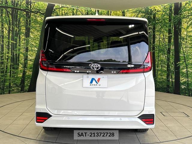 Toyota NOAH 2024-07 8071131-14