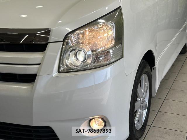 Toyota NOAH 2008-02 8071137-8