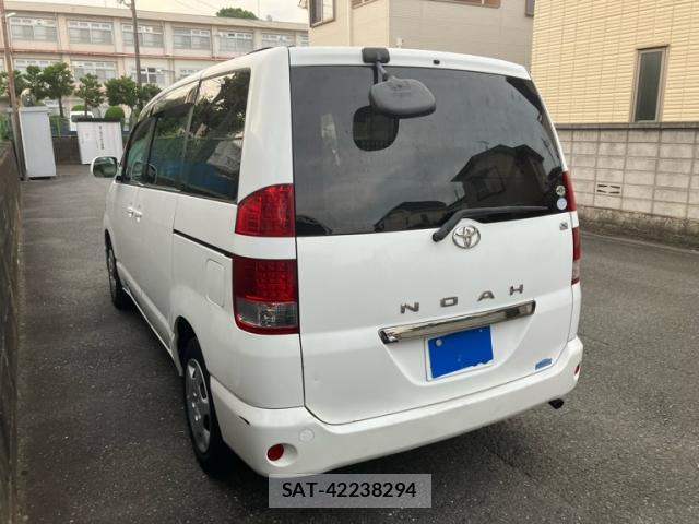 Toyota NOAH 2007-05 8071303-12