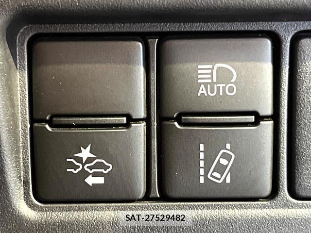 Toyota NOAH 2020-09 8071434-6