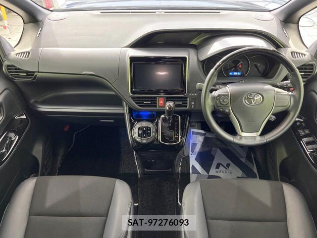 Toyota NOAH 2021-05 8071490-1