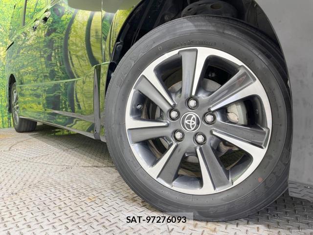 Toyota NOAH 2021-05 8071490-13