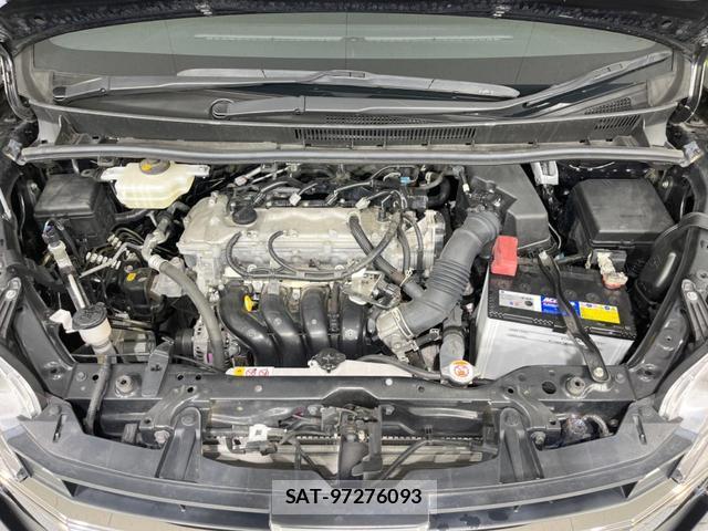 Toyota NOAH 2021-05 8071490-17