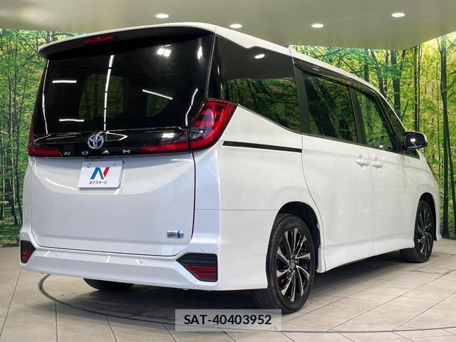 Toyota NOAH 2023-08 8071722-16