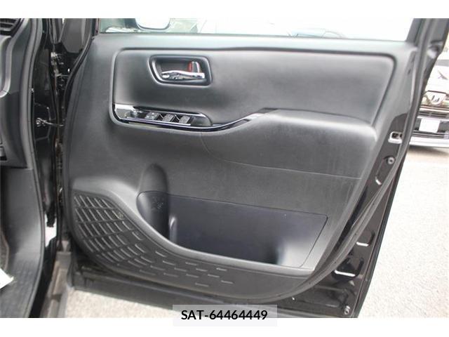 Toyota NOAH 2020-12 8071963-17