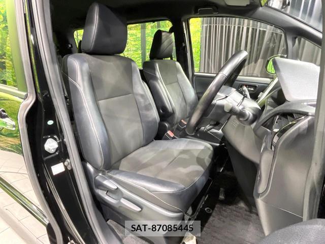 Toyota NOAH 2016-12 8072074-6