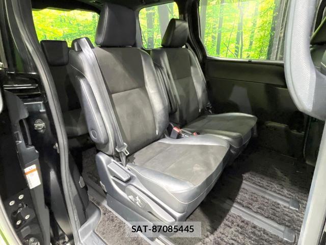 Toyota NOAH 2016-12 8072074-7