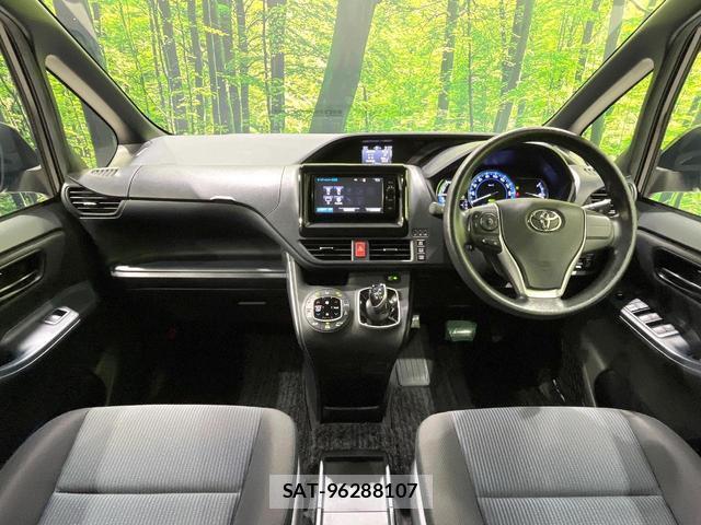 Toyota NOAH 2016-03 8072080-1