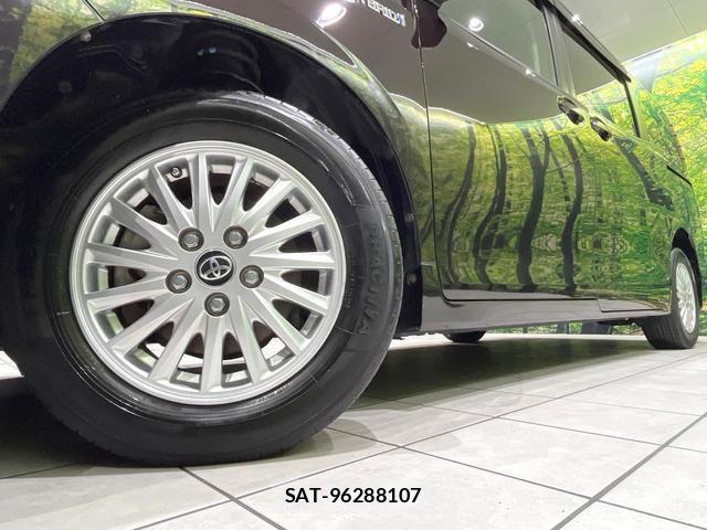 Toyota NOAH 2016-03 8072080-12