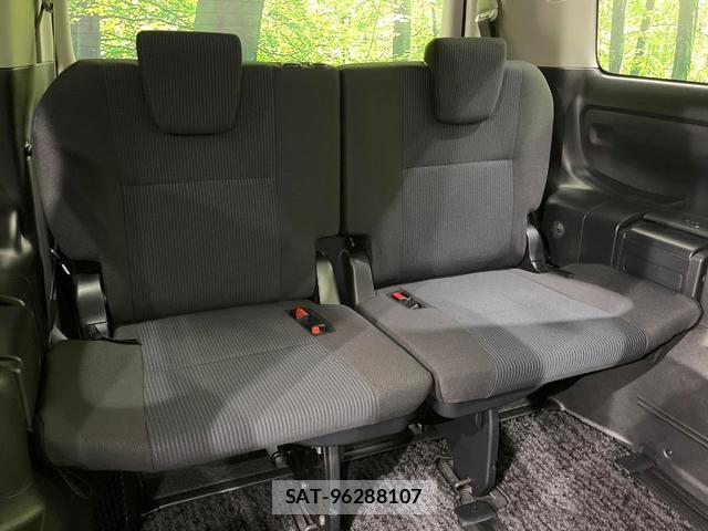 Toyota NOAH 2016-03 8072080-8
