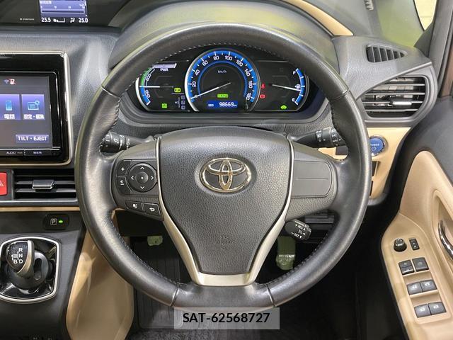 Toyota NOAH 2014-09 8072100-11