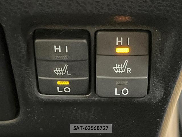 Toyota NOAH 2014-09 8072100-5