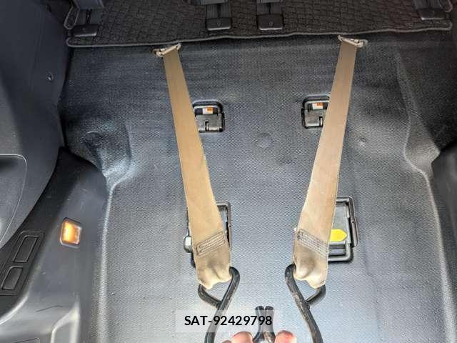 Toyota NOAH 2021-04 8072212-5