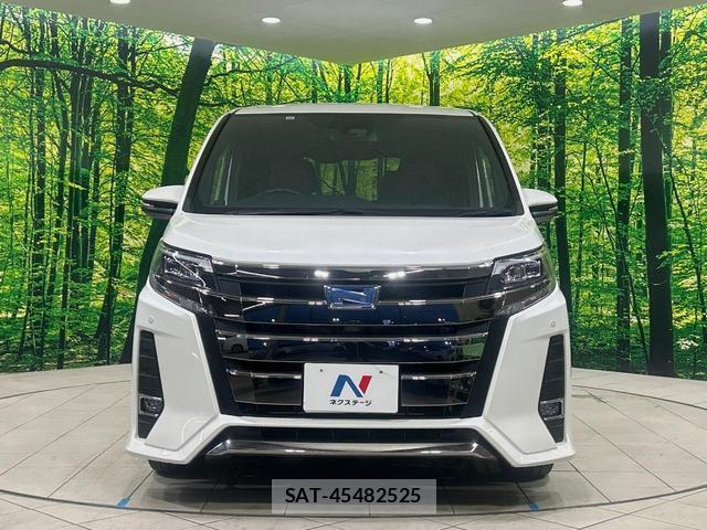 Toyota NOAH 2017-12 8072390-14