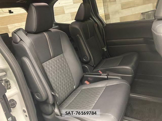 Toyota NOAH 2023-09 8072600-11