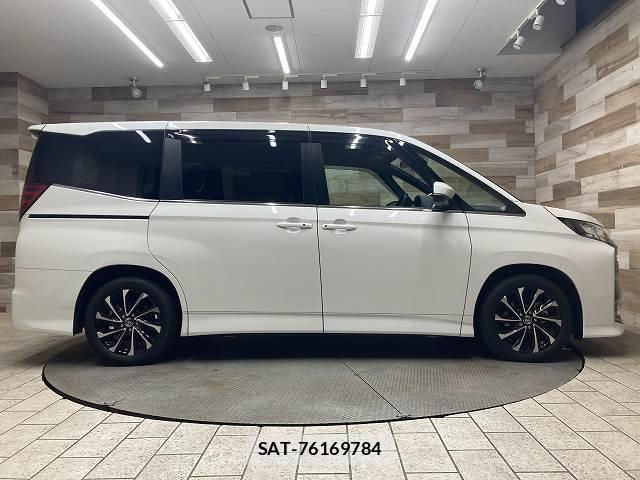 Toyota NOAH 2023-09 8072600-16