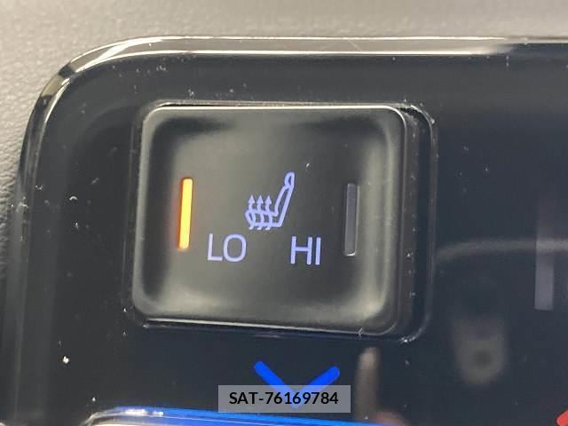 Toyota NOAH 2023-09 8072600-9