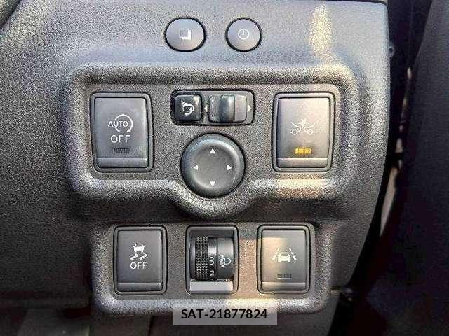 Nissan NOTE 2014-04 8070990-10