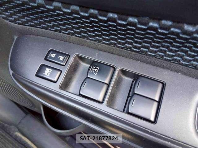 Nissan NOTE 2014-04 8070990-11