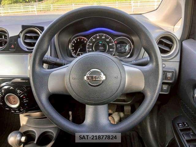 Nissan NOTE 2014-04 8070990-9