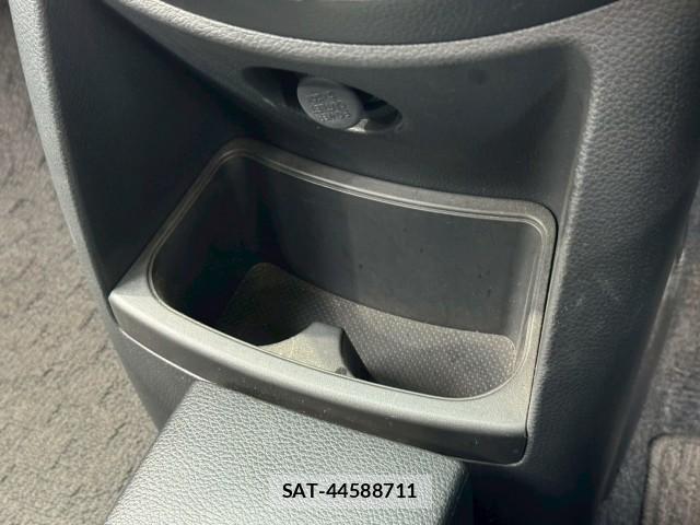 Nissan NOTE 2012-06 8072155-12