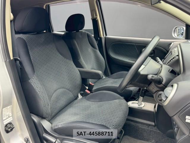 Nissan NOTE 2012-06 8072155-13