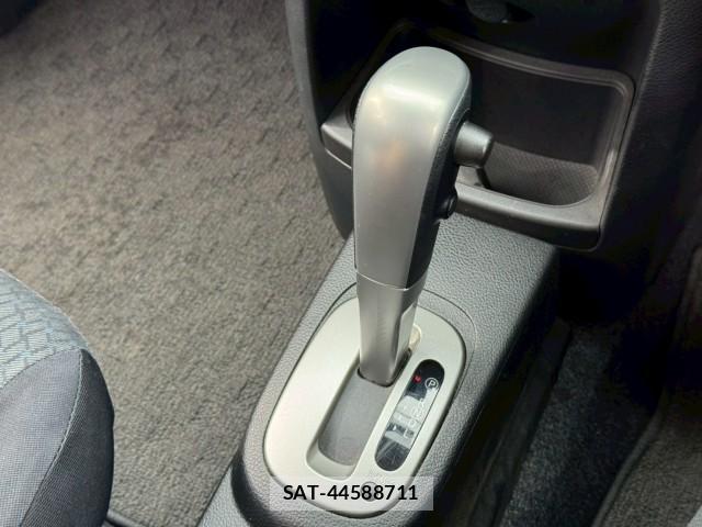 Nissan NOTE 2012-06 8072155-5