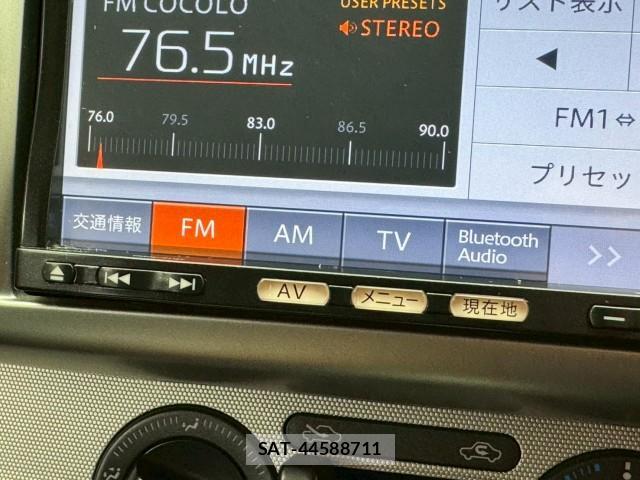 Nissan NOTE 2012-06 8072155-6