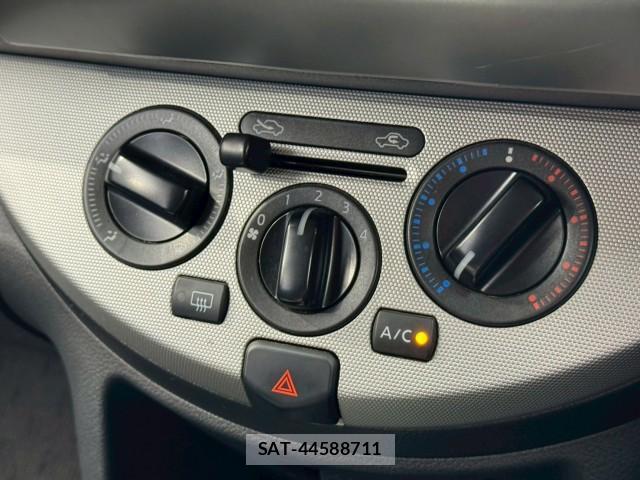 Nissan NOTE 2012-06 8072155-7