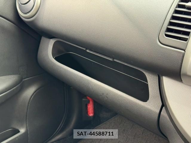 Nissan NOTE 2012-06 8072155-9