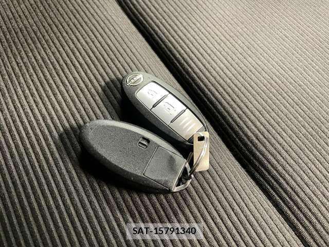Nissan NOTE 2021-05 8072426-8