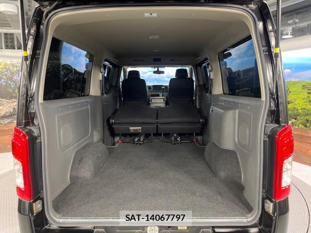 Nissan NV350 Caravan 2021 8071175-10