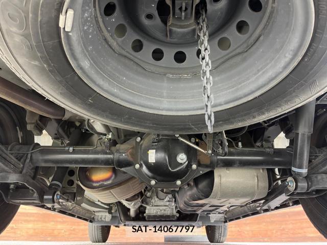 Nissan NV350 Caravan 2021 8071175-19