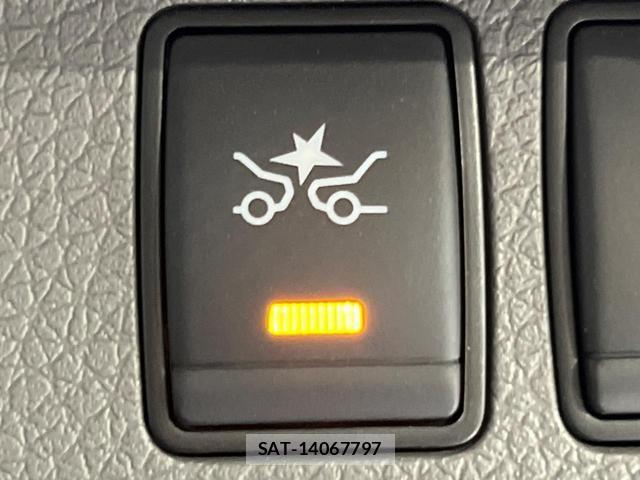 Nissan NV350 Caravan 2021 8071175-5