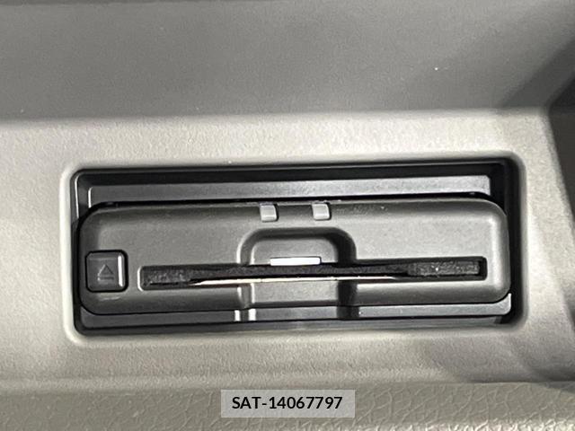Nissan NV350 Caravan 2021 8071175-6