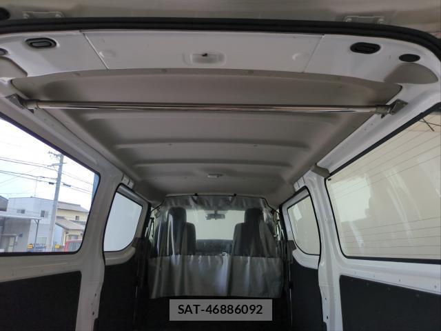 Nissan NV350 Caravan 2017-05 8072000-16