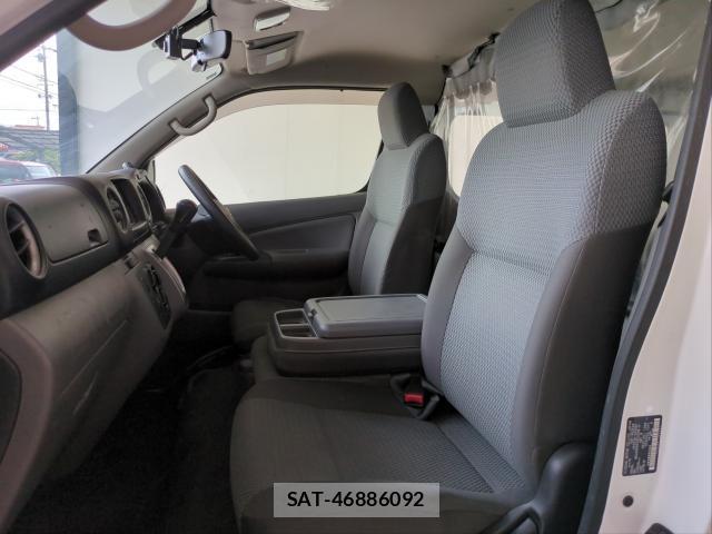 Nissan NV350 Caravan 2017-05 8072000-5