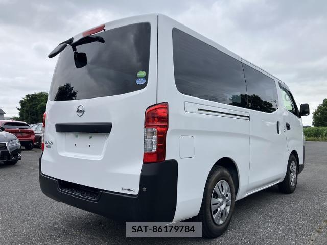 Nissan NV350 Caravan 2019-10 8072052-1