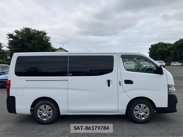 Nissan NV350 Caravan 2019-10 8072052-2