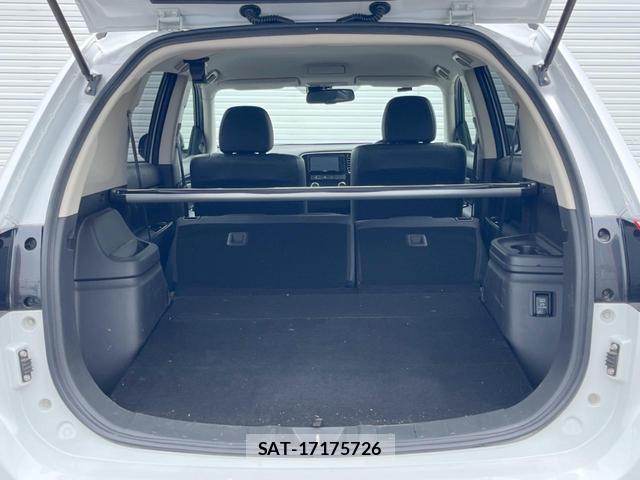Mitsubishi OUTLANDER PHEV 2015-08 8071589-10