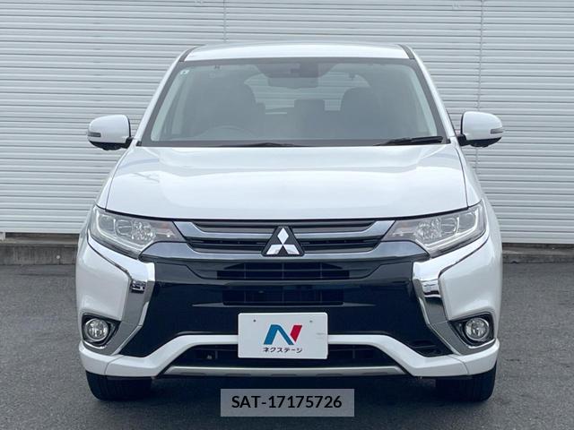 Mitsubishi OUTLANDER PHEV 2015-08 8071589-14