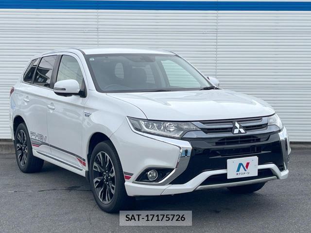 Mitsubishi OUTLANDER PHEV 2015-08 8071589-16
