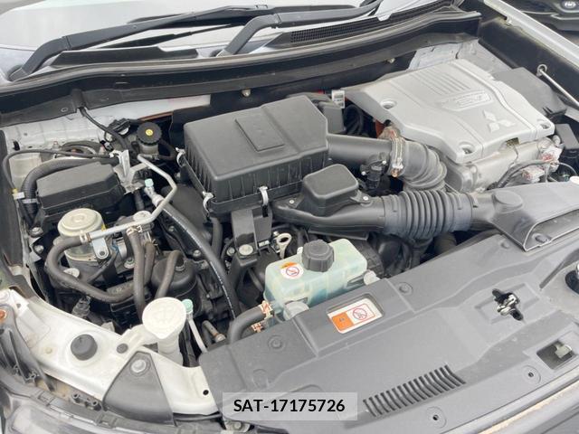 Mitsubishi OUTLANDER PHEV 2015-08 8071589-18