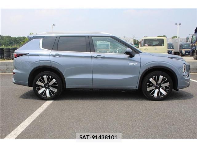 Mitsubishi OUTLANDER PHEV 2024-12 8071960-10